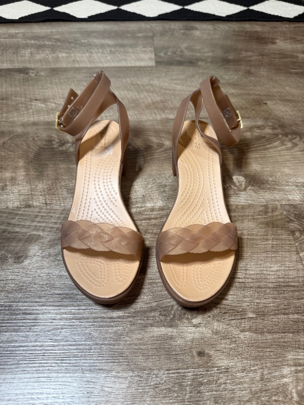 CROCS ISABELLA BLOCK HEEL SANDALS - BEIGE  WOMENS SIZE 9